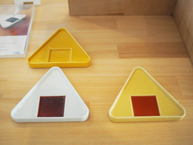 「おにぎり」白・黄 各種850円（税抜）