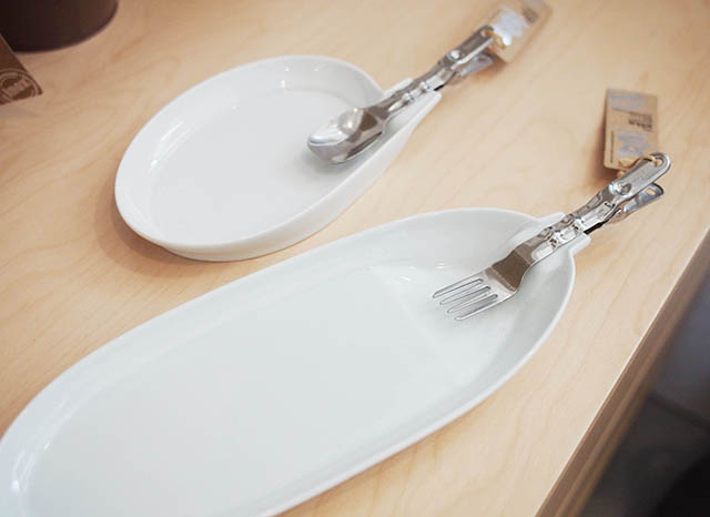 上・「バルーンプレートS」　1,728円（税抜）、下・「バルーンプレートLong」　2,700円（税抜）、はさんだ「クリッペ」　864円（税抜）