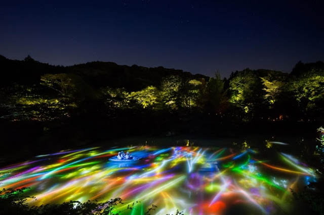2017年「資生堂 presents チームラボ かみさまがすまう森のアート展」の様子