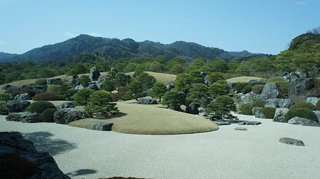 島根県安来市の、日本庭園が美しい足立美術館の紹介