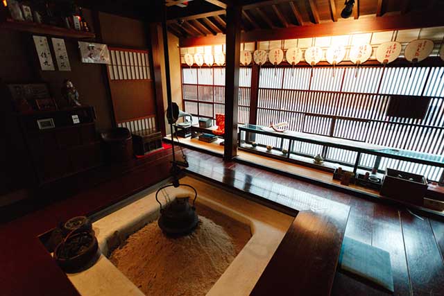 Experience Traditional Kanazawa at Kaikaro Teahouse