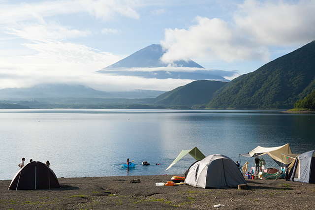 在富士山周邊露營