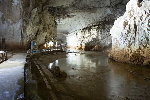 Akiyoshido - Japan’s Largest Cave