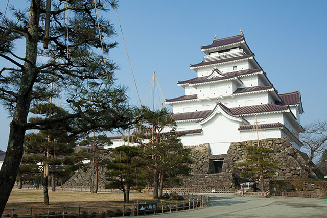 Visit Tsuruga Castle