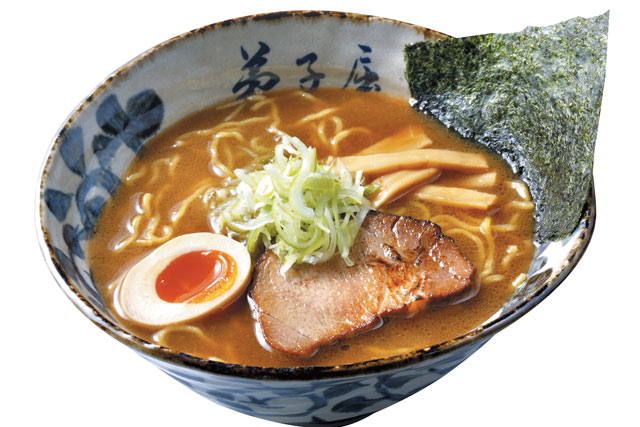 Sajian ramen dan seafood khas Sapporo