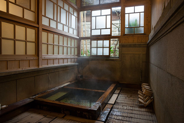 【熊本】700年歷史的傳統日本旅館「Takara-yu」
