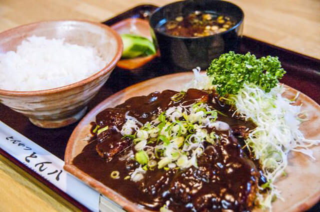 「TONPACHI」的味噌豬排套餐