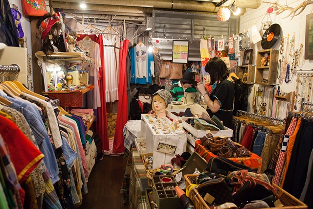 🇯🇵 Luxury vintage shopping in Japan!
