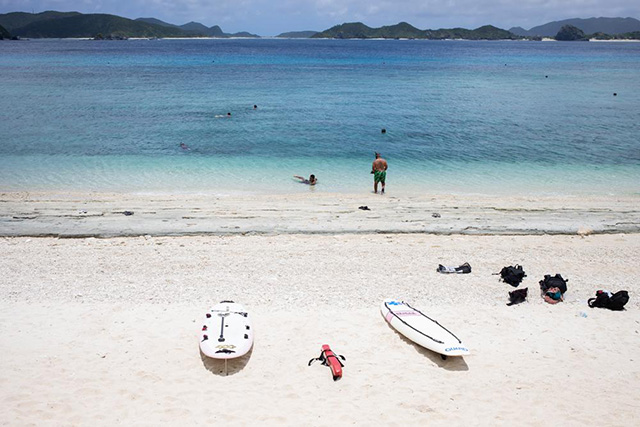 เต่าทะเลและโอกินาว่าโซบะ: ทริปหนึ่งวันที่เกาะอากะ