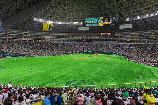 เบสบอลที่ Fukuoka Pay Pay Dome (เดิมคือ Yahuoku Dome)