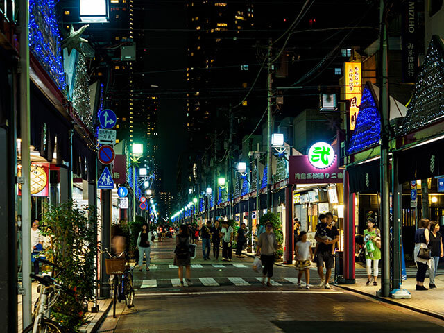 when to visit tsukiji fish market