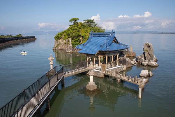 The lone shrine on Mizushima