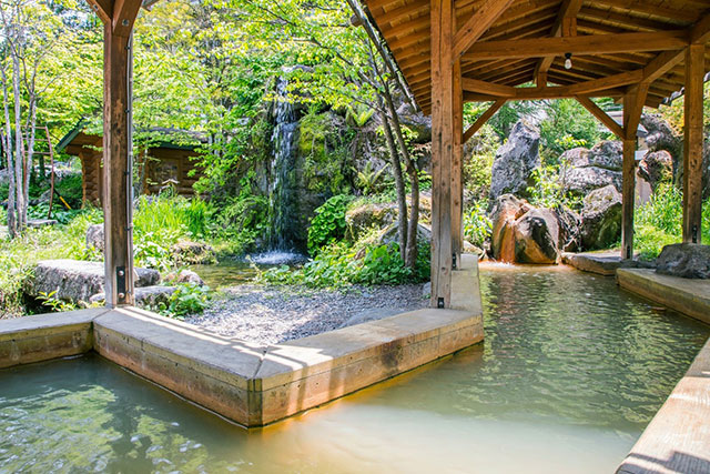 A foot spa in the center of Hirayu Onsen town