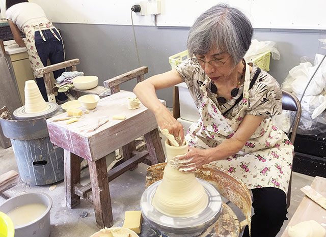The Artist-in-Residence program has seen potters from around the world stay at Kouraku Kiln and learn about the legacy of ceramics in Arita