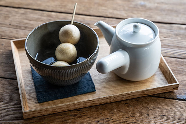 Traditional Japanese sweets can be enjoyed in the teahouse, with hot green tea