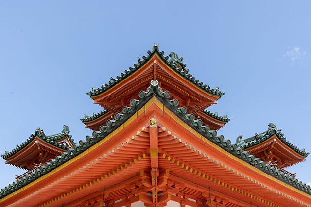 The best architects and gardeners were employed during the construction of Heian Jingu, meaning the attention to detail is simply beautiful