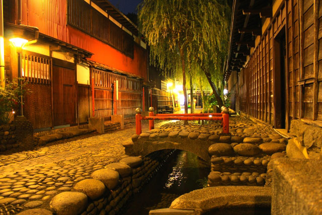 來趟「小京都」之旅吧！日本古色古香的懷舊城鎮精選