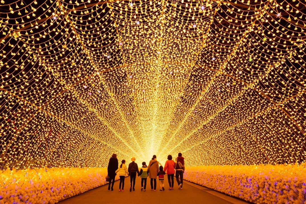 Nabana no Sato illumination: The biggest illumination in winter in Japan