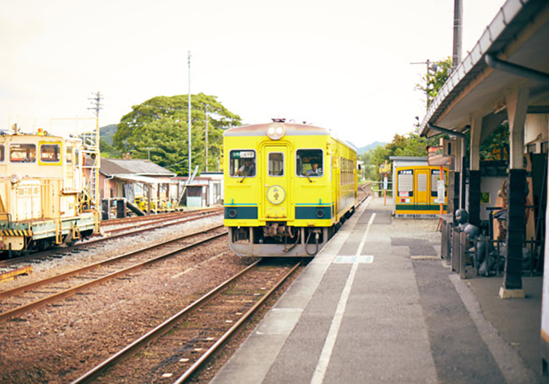 Rail trip in Chiba taking the Moomin Train and Satoyama Torocco