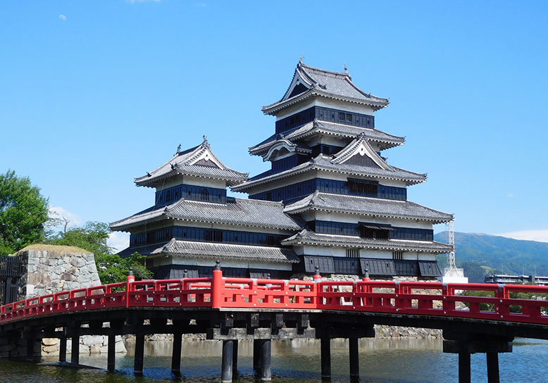 A one day tour of Matsumoto, Nagano a castle town with art