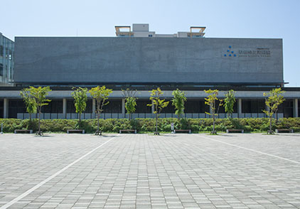秋田県立美術館